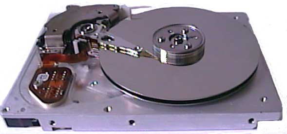 Quelles sont les capacités de stockage d'un disque dur interne ?